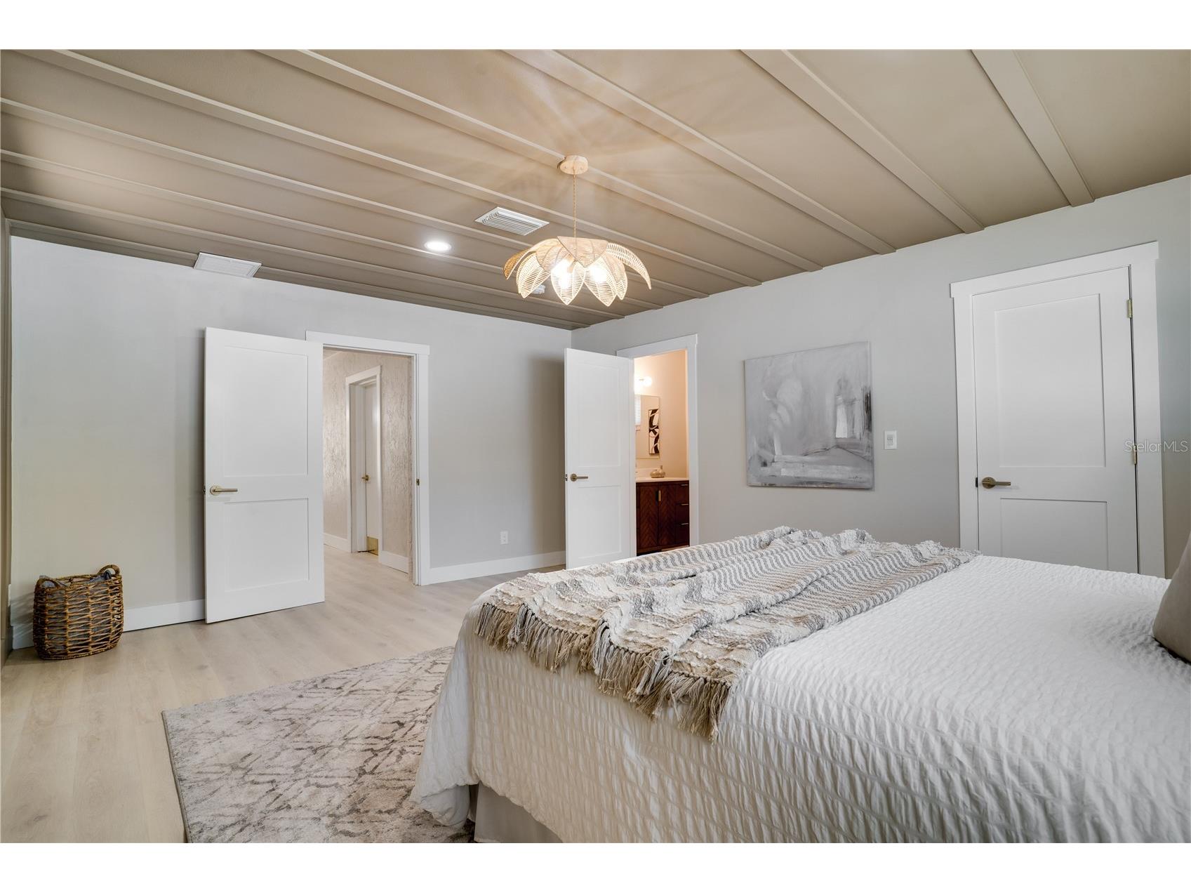 4545 25th Avenue N Saint Petersburg FL 33713 TB8501886 image17