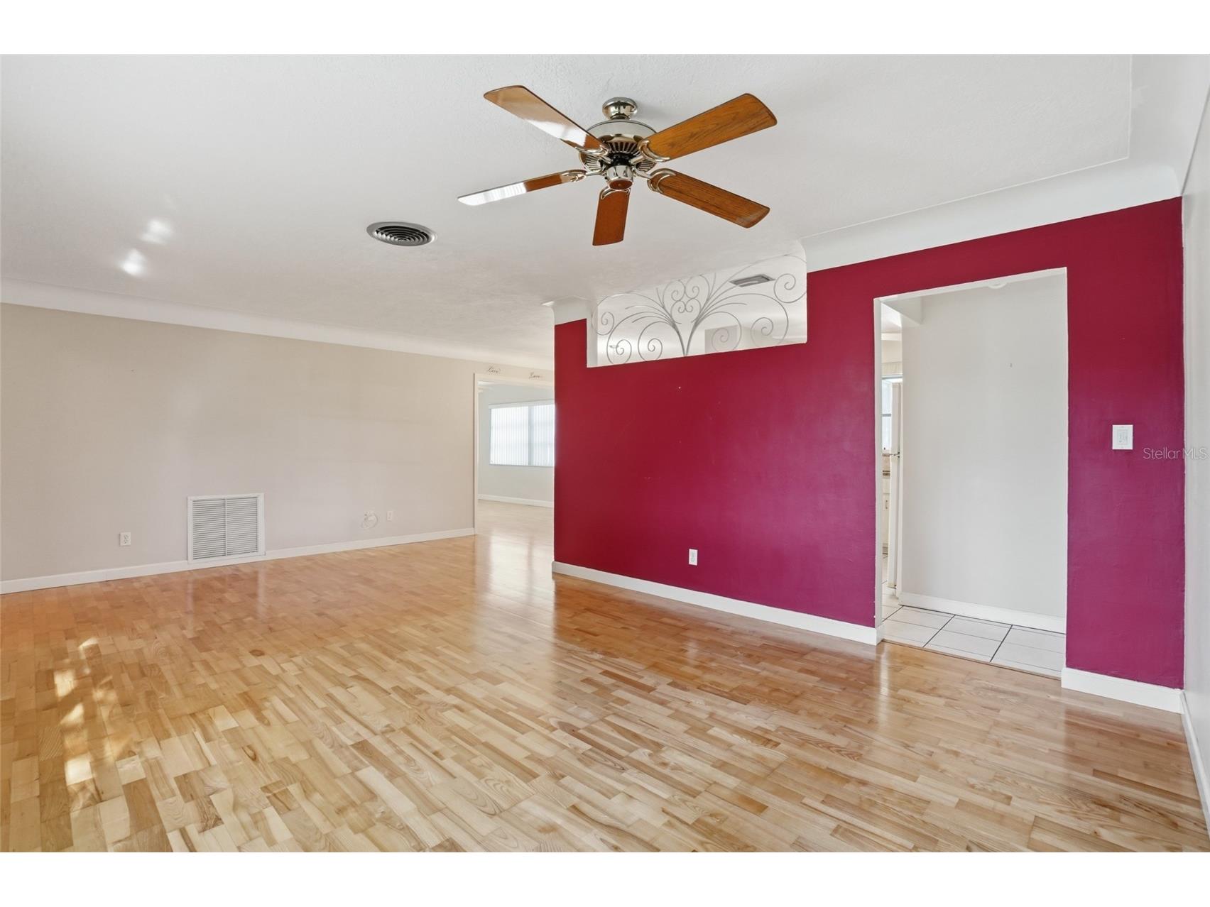 4545 34th Avenue N Saint Petersburg FL 33713 TB8487423 image10
