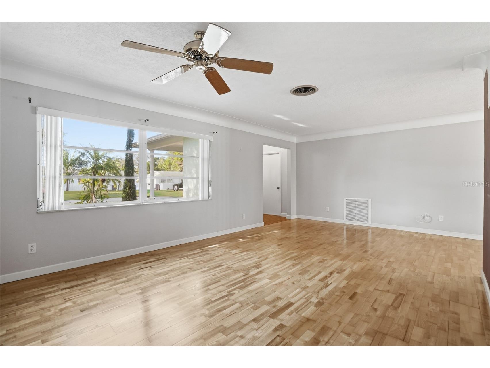 4545 34th Avenue N Saint Petersburg FL 33713 TB8487423 image11