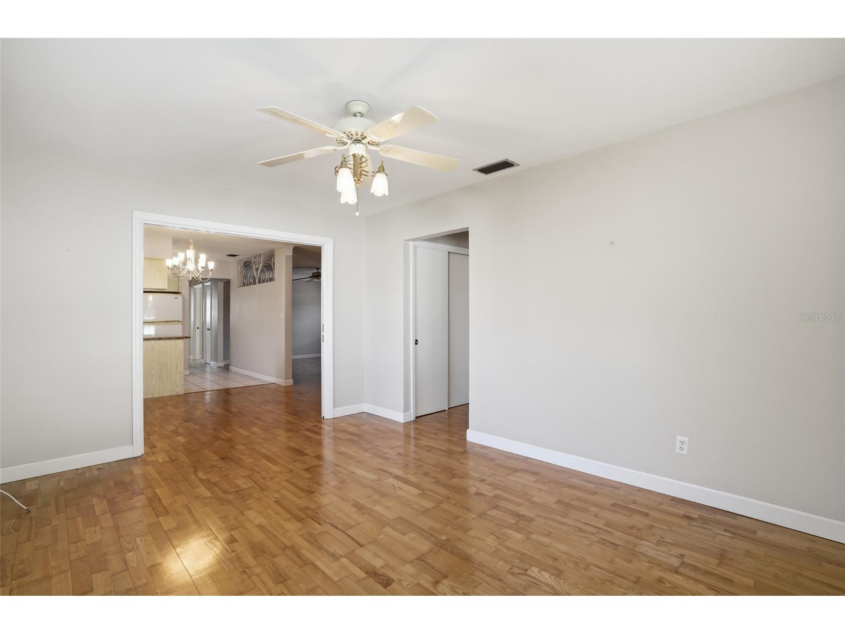 4545 34th Avenue N Saint Petersburg FL 33713 TB8487423 image16