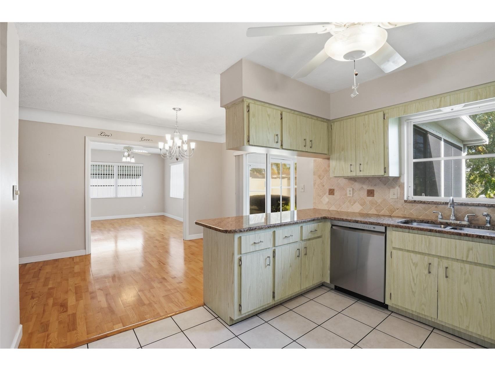 4545 34th Avenue N Saint Petersburg FL 33713 TB8487423 image26