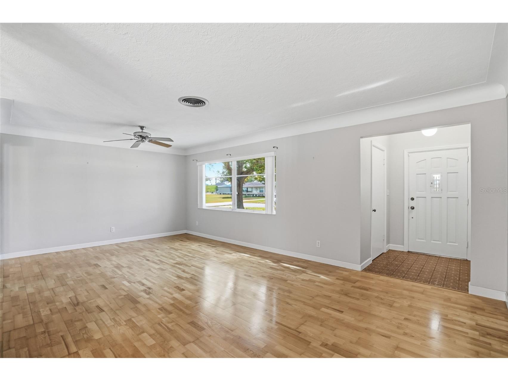 4545 34th Avenue N Saint Petersburg FL 33713 TB8487423 image7