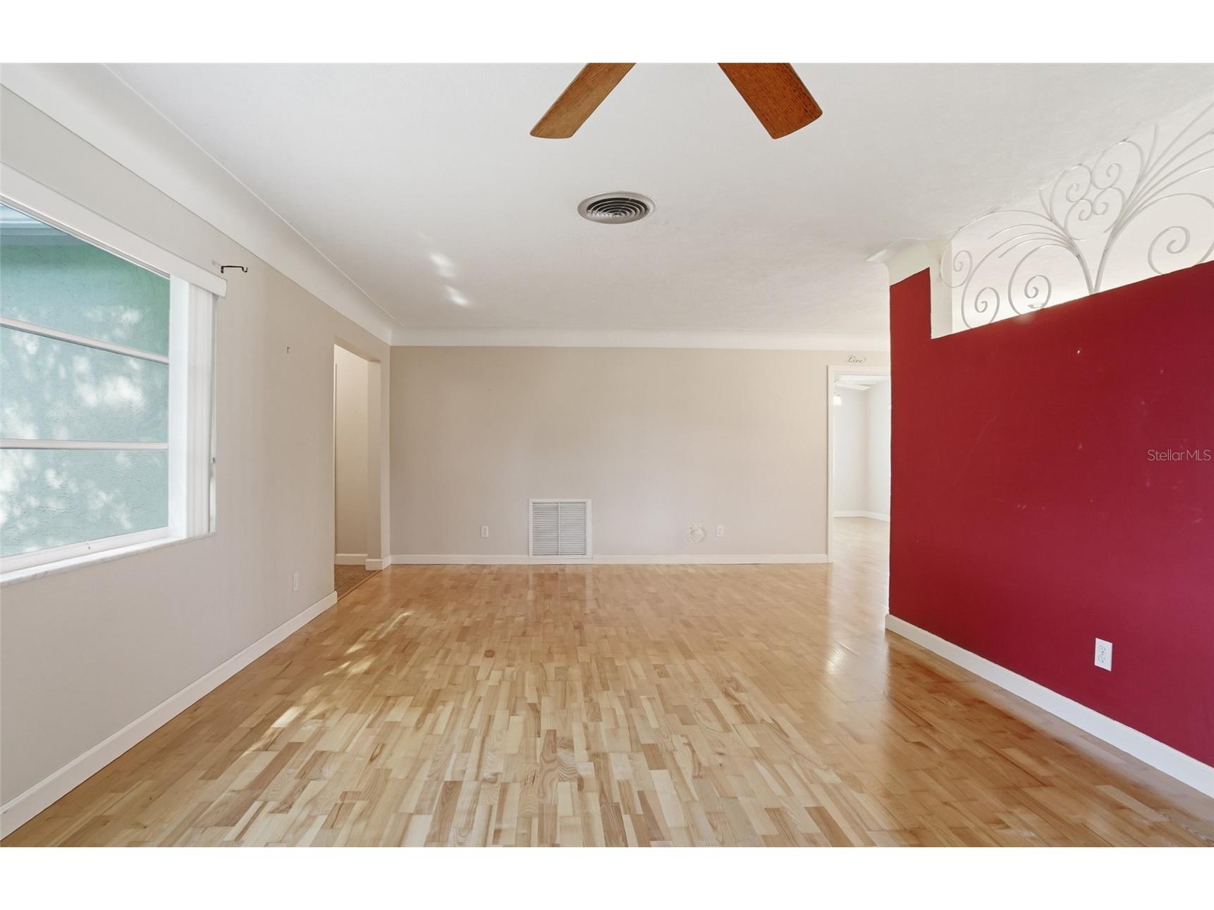 4545 34th Avenue N Saint Petersburg FL 33713 TB8487423 image9