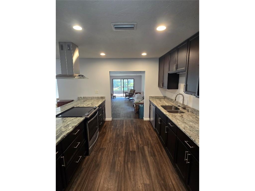 4548 Forest Wood Trail #27 Sarasota FL 34241 A4673648 image10