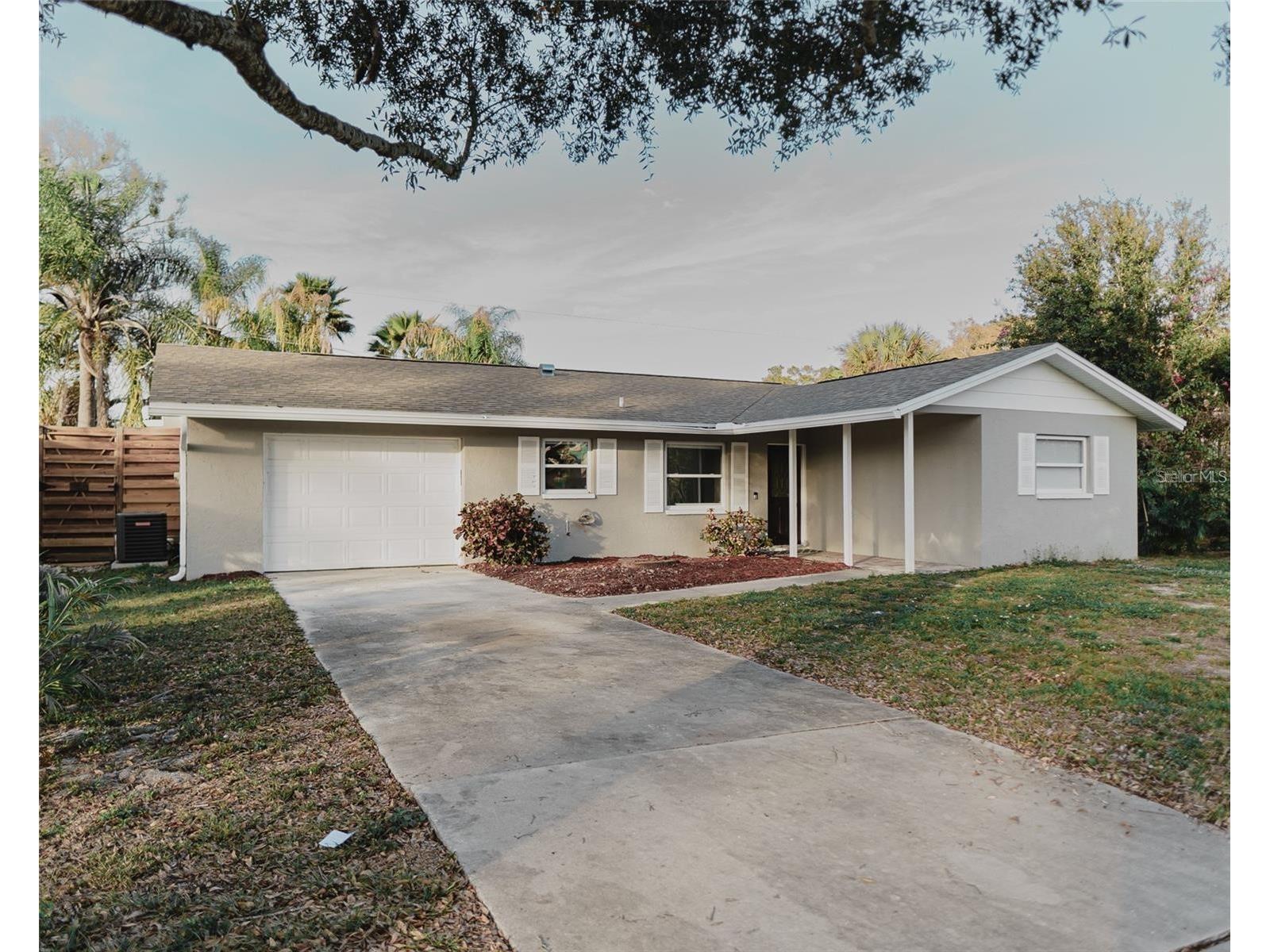 4549 Mcintosh Lane Sarasota FL 34232 A4685856 image1