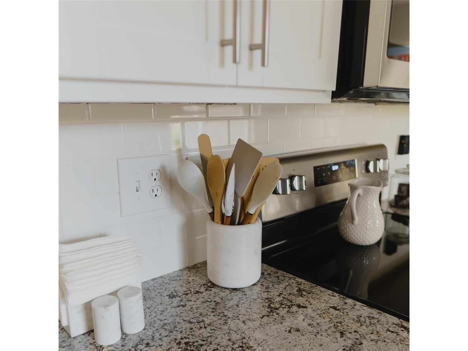 4549 Mcintosh Lane Sarasota FL 34232 A4685856 image5