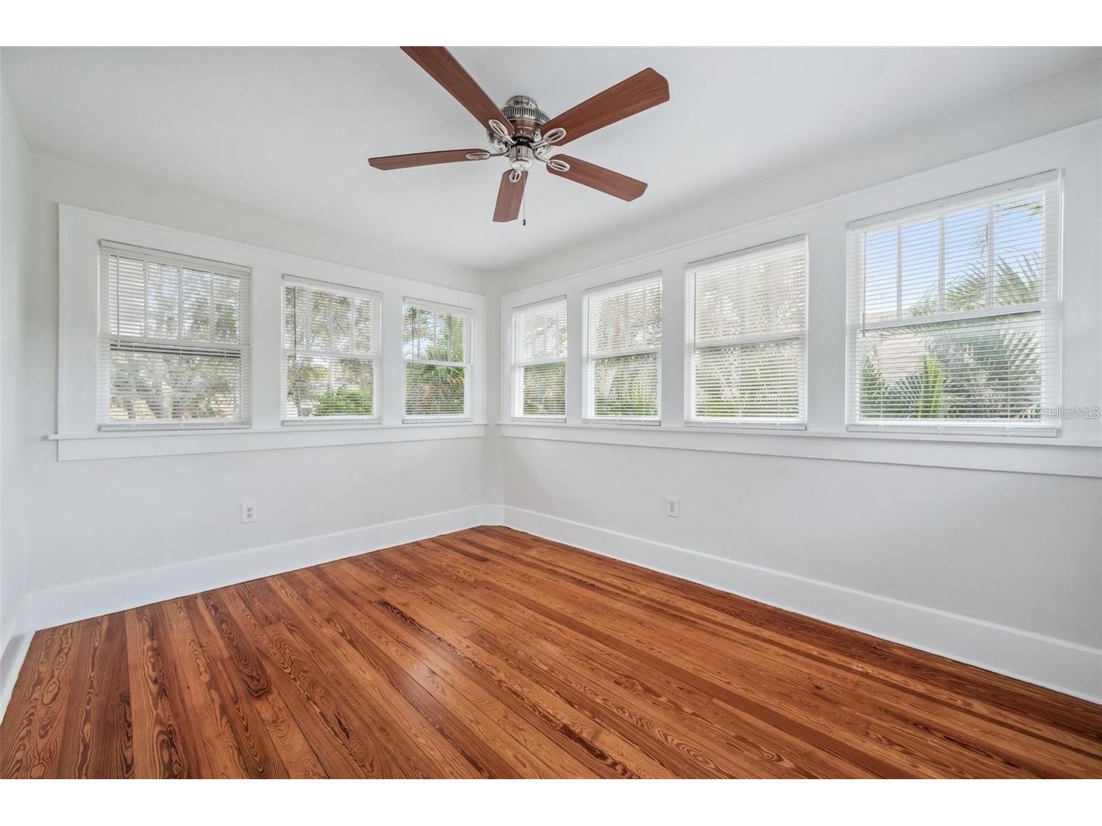 455 13th Avenue NE Saint Petersburg FL 33701 TB8321529 image36