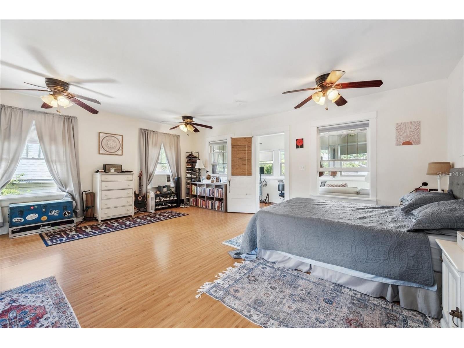 455 13th Avenue NE Saint Petersburg FL 33701 TB8321529 image41