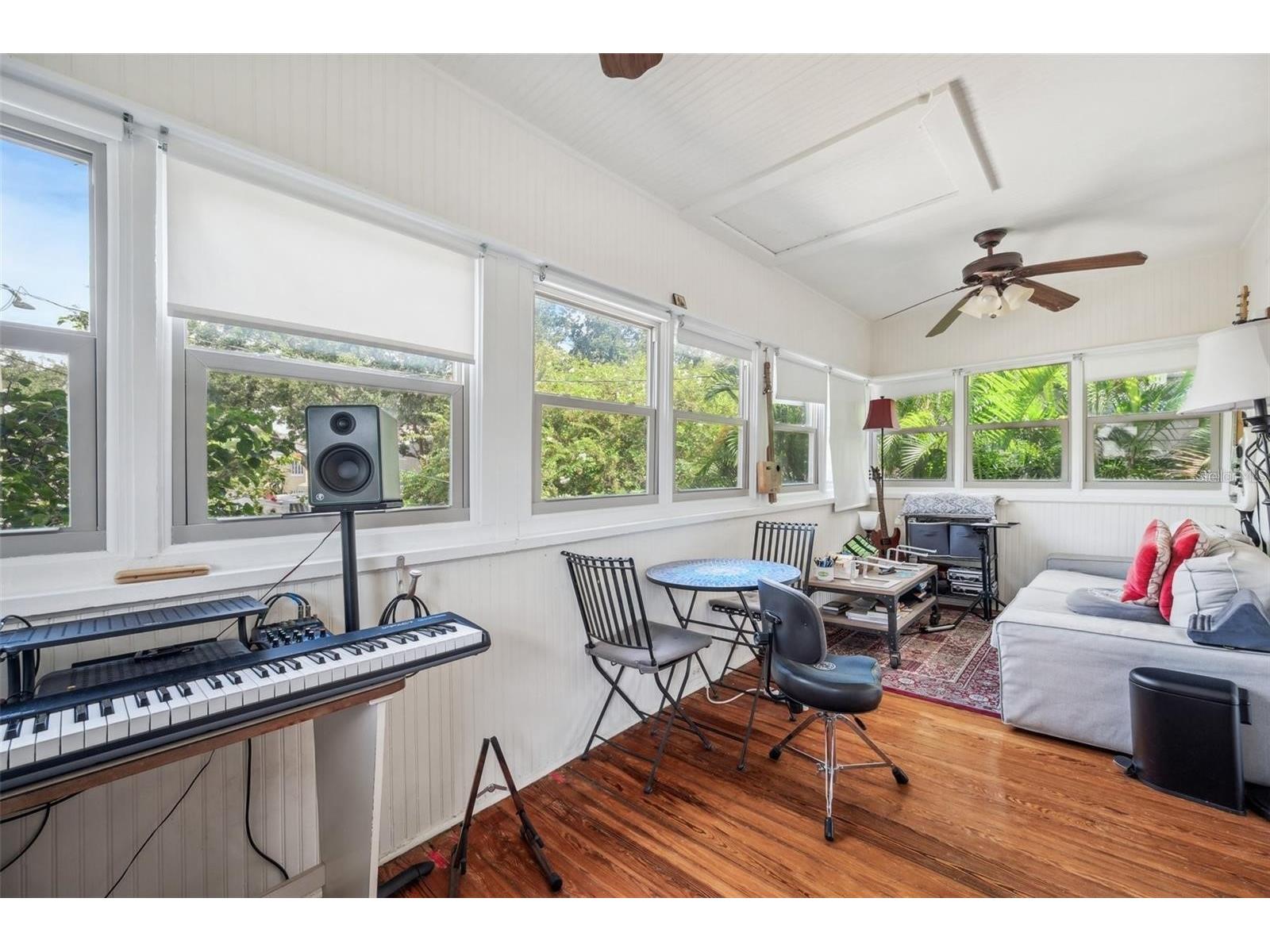 455 13th Avenue NE Saint Petersburg FL 33701 TB8321529 image43