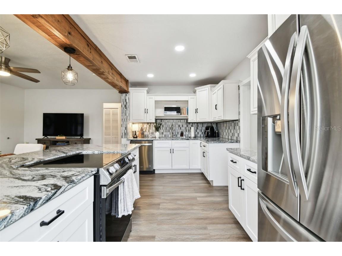 455 49th Avenue N Saint Petersburg FL 33703 TB8355432 image1