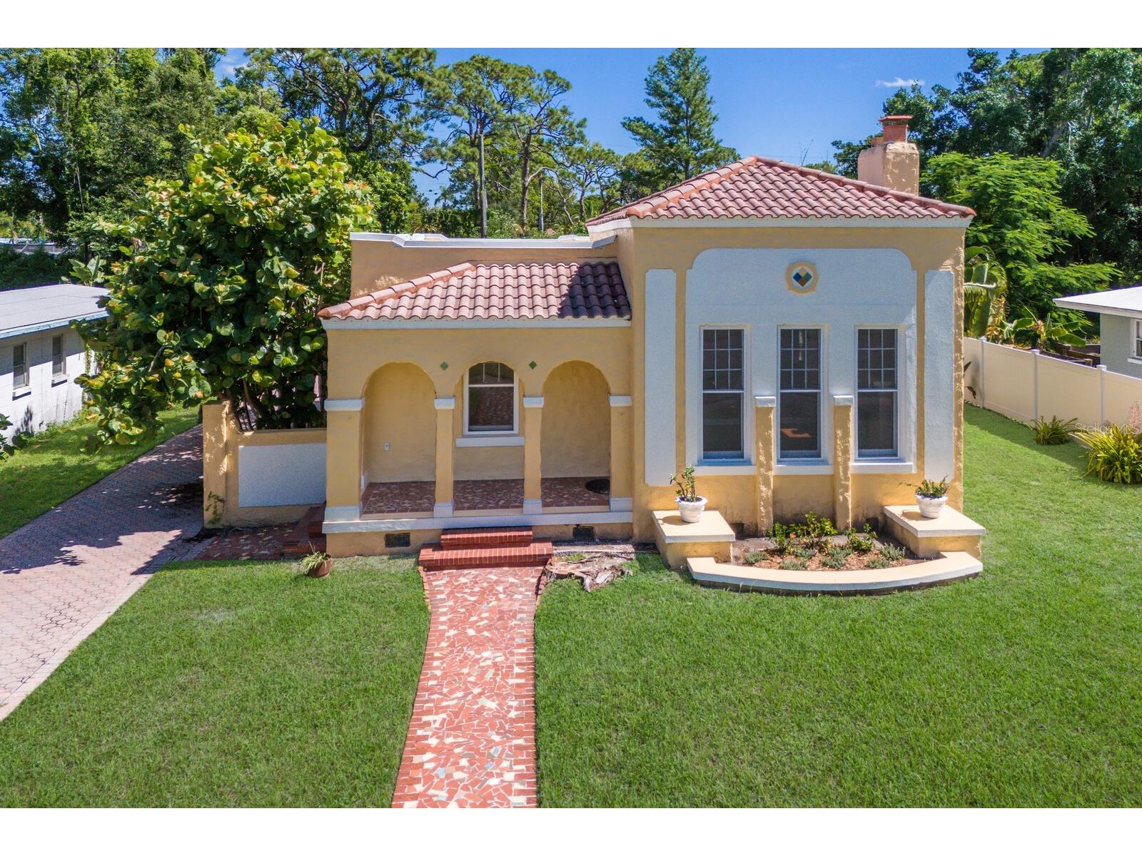 455 Acacia Drive Sarasota FL 34234 A4659947 image1