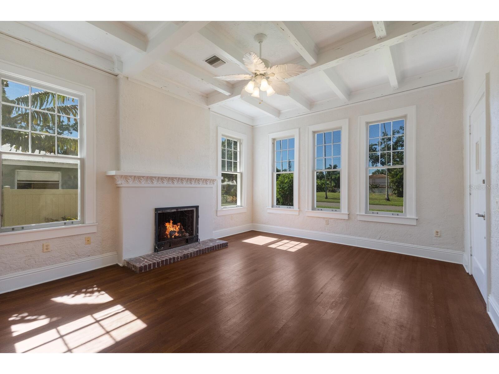 455 Acacia Drive Sarasota FL 34234 A4659947 image4