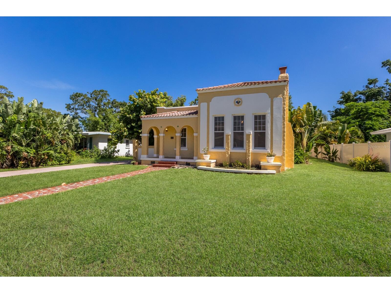 455 Acacia Drive Sarasota FL 34234 A4659947 image51