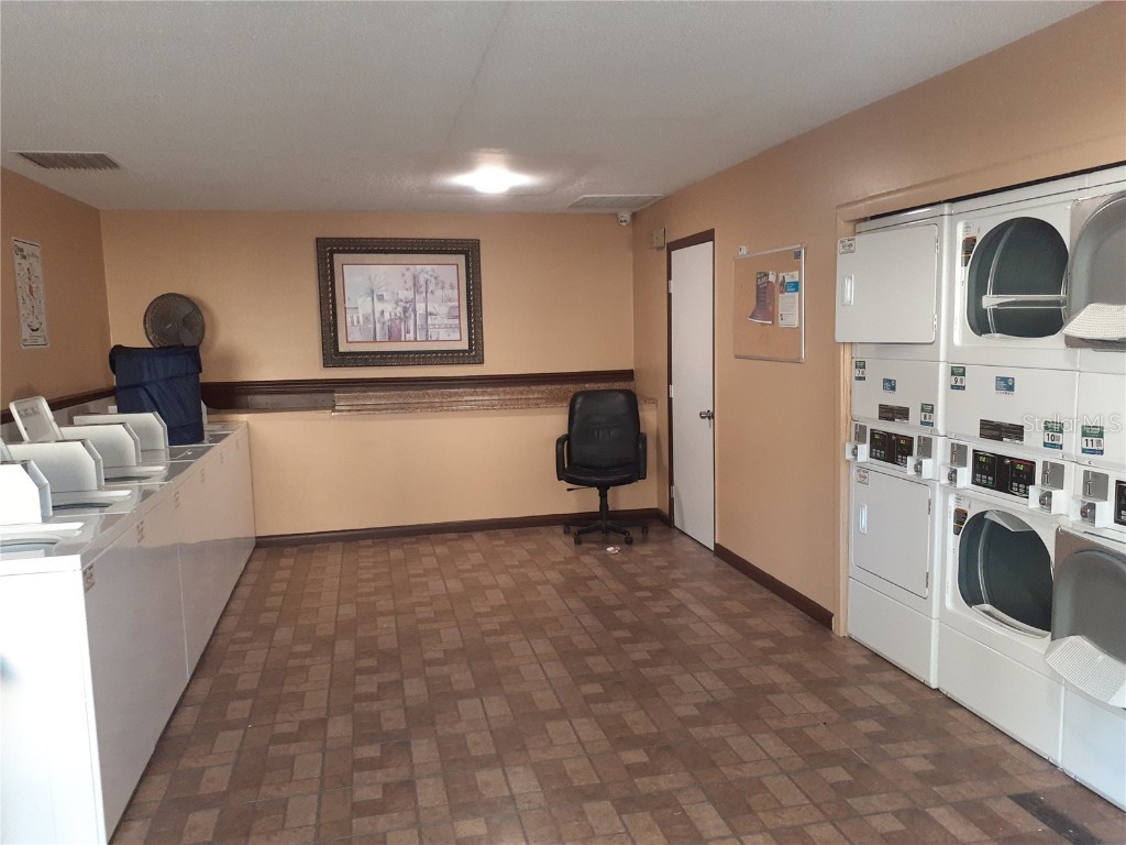 455 Alt 19 S #16 Palm Harbor FL 34683 TB8451472 image25