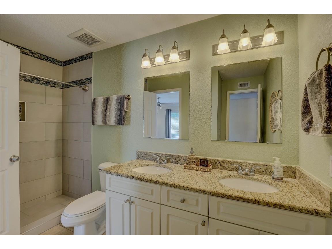 455 Alt 19 S #189 Palm Harbor FL 34683 TB8407491 image32