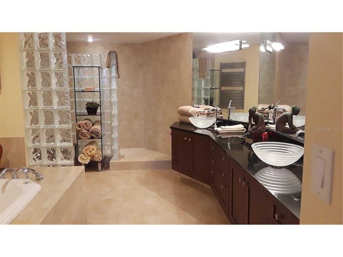 455 Longboat Club Road #401 Longboat Key FL 34228 A4431350 image14