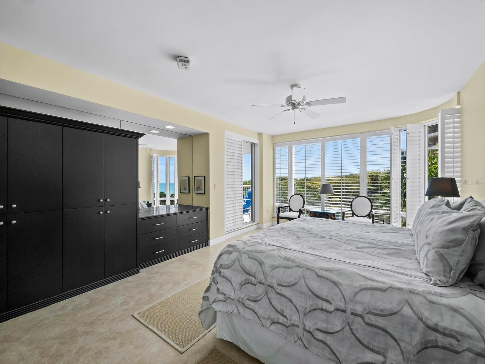455 Longboat Club Road #402 Longboat Key FL 34228 - GULF OF MEXICO A4686984 image15