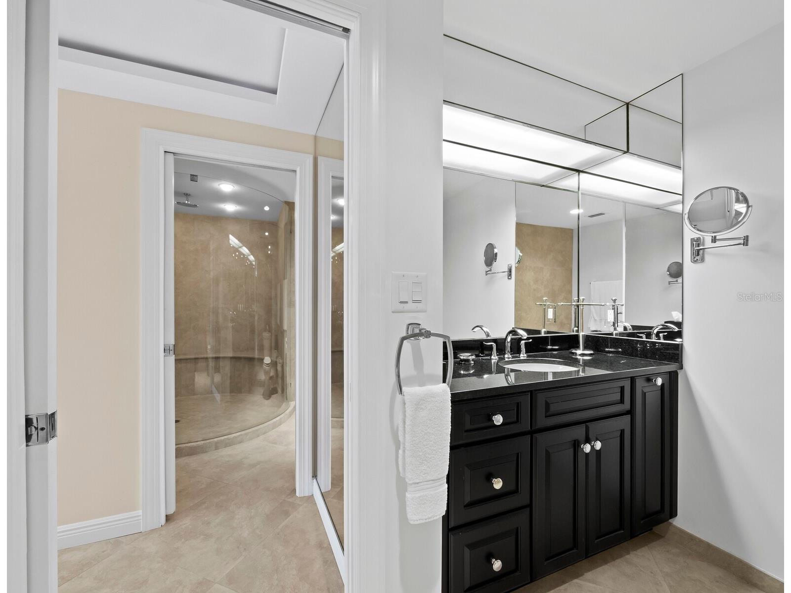 455 Longboat Club Road #402 Longboat Key FL 34228 - GULF OF MEXICO A4686984 image16