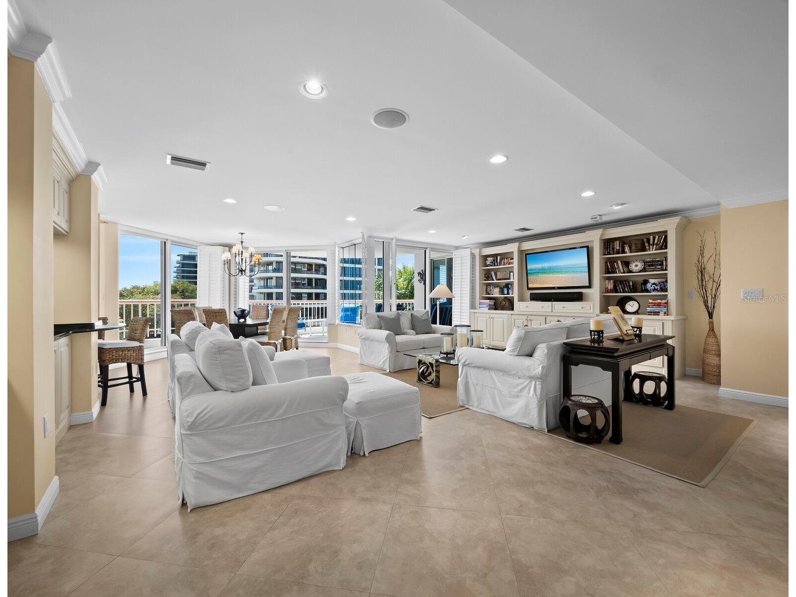 455 Longboat Club Road #402 Longboat Key FL 34228 - GULF OF MEXICO A4686984 image2
