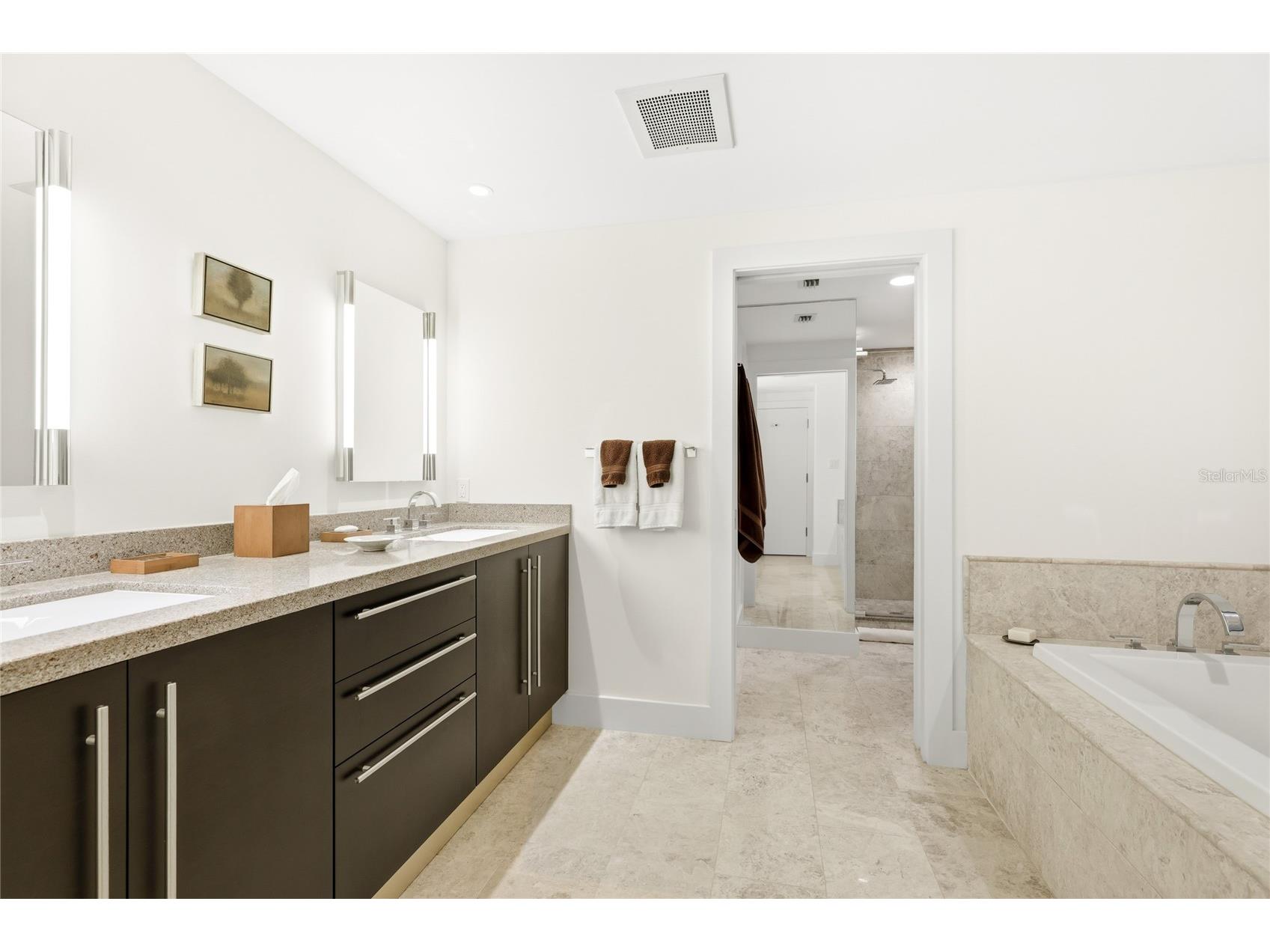 455 Longboat Club Road #408 Longboat Key FL 34228 A4678407 image15