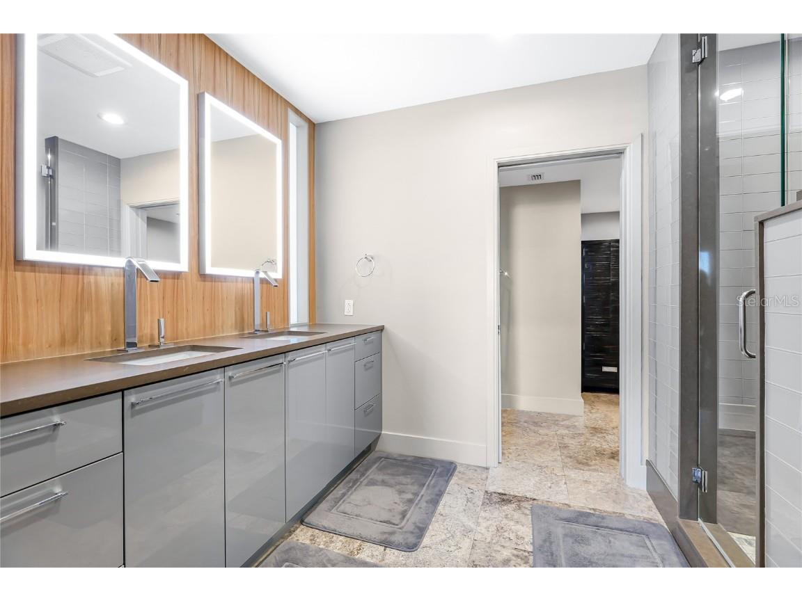 455 Longboat Club Road #PH8 Longboat Key FL 34228 A4671740 image18