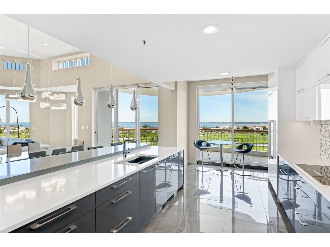 455 Longboat Club Road #PH8 Longboat Key FL 34228 A4671740 image7