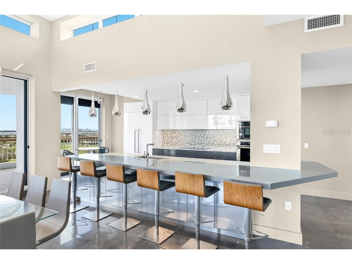 455 Longboat Club Road #PH8 Longboat Key FL 34228 A4671740 image8