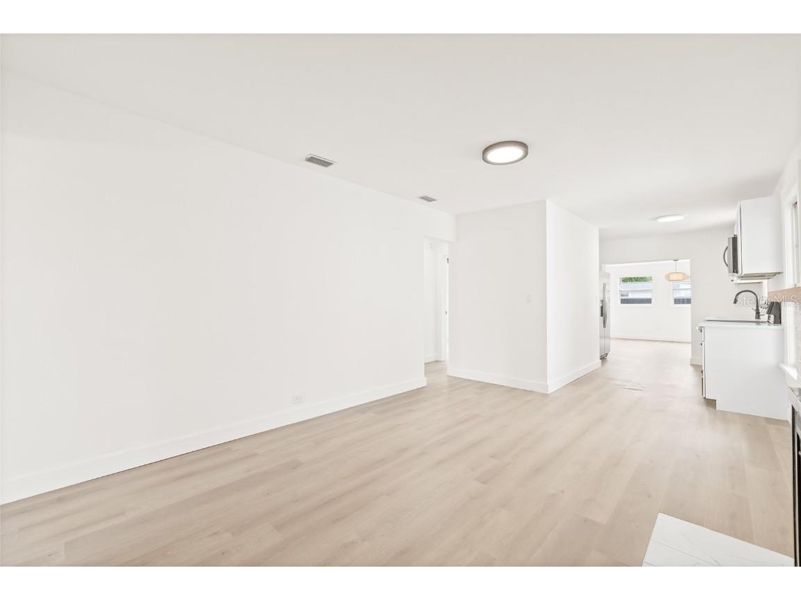 4550 21st Street N Saint Petersburg FL 33714 TB8430240 image10