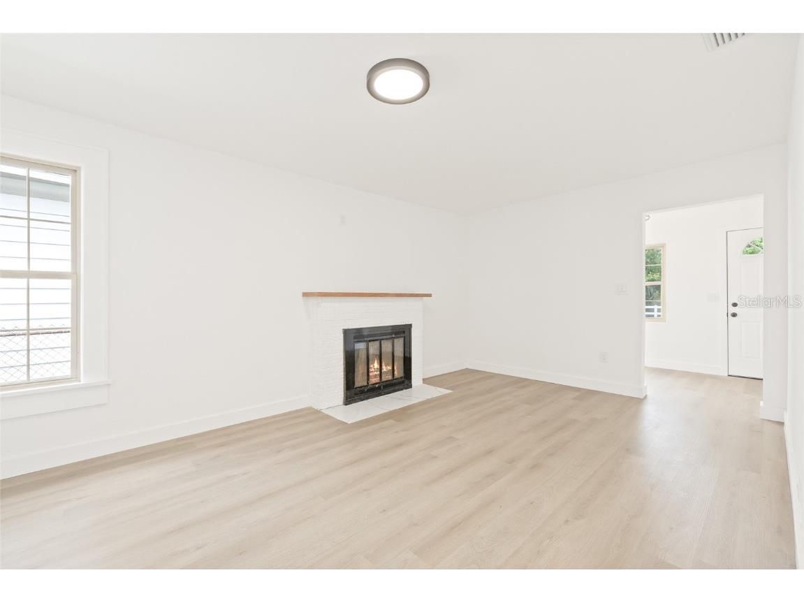 4550 21st Street N Saint Petersburg FL 33714 TB8430240 image11