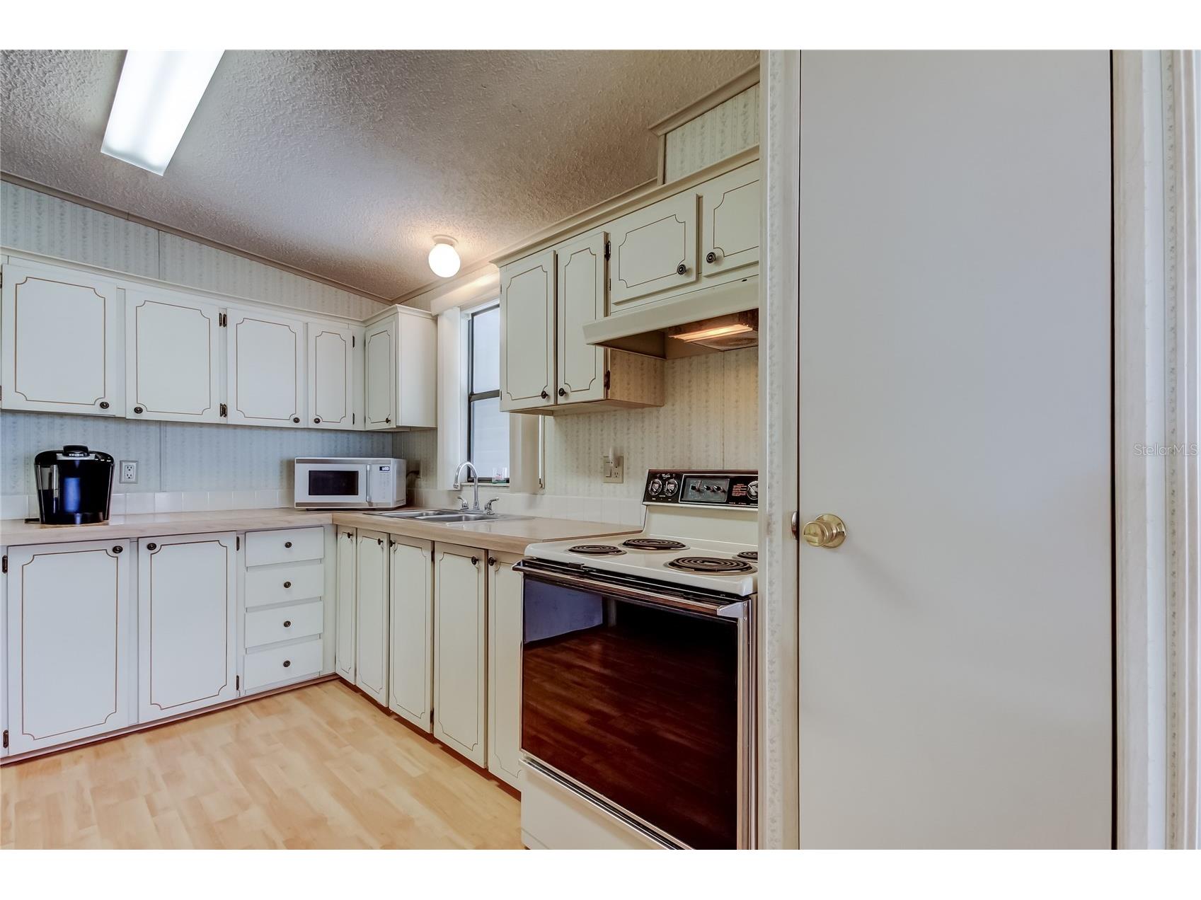 4550 Charter Street Zephyrhills FL 33542 TB8480566 image31