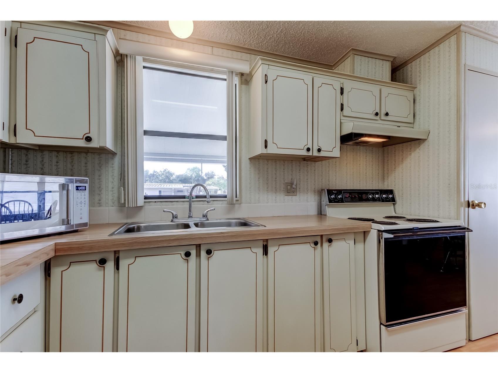 4550 Charter Street Zephyrhills FL 33542 TB8480566 image35