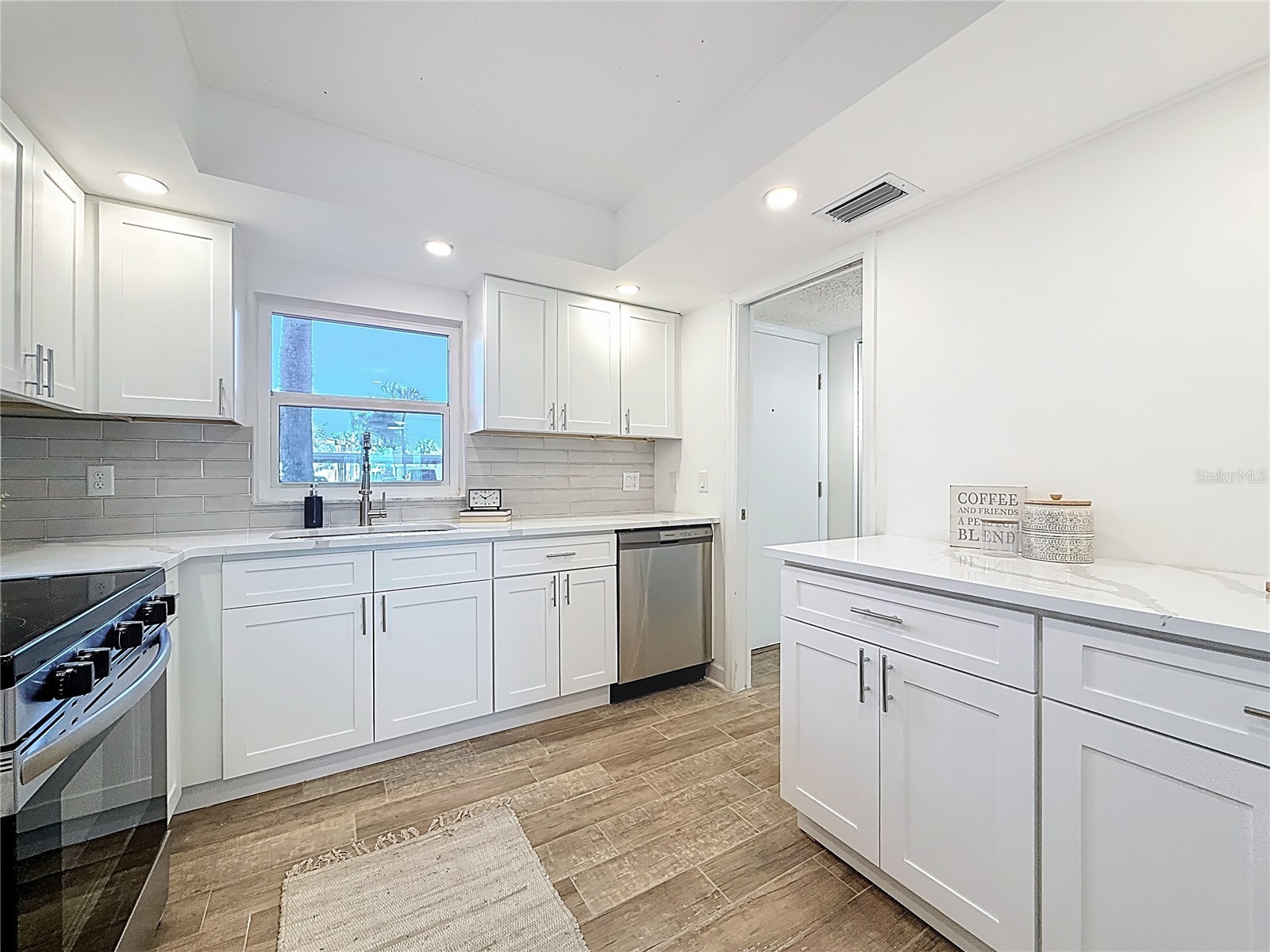 4550 Cove Circle #106 Saint Petersburg FL 33708 - BOCA CIEGA BAY TB8473752 image9