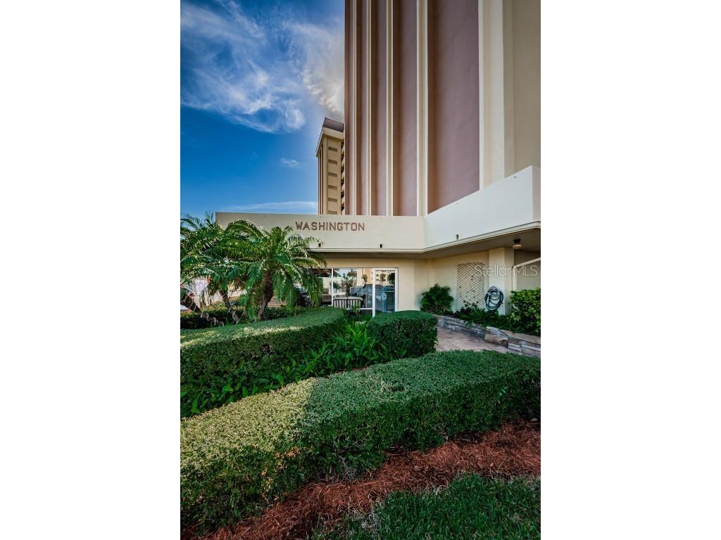 4550 Cove Circle #1206 Saint Petersburg FL 33708 - BOCA CIEGA BAY U8184834 image1