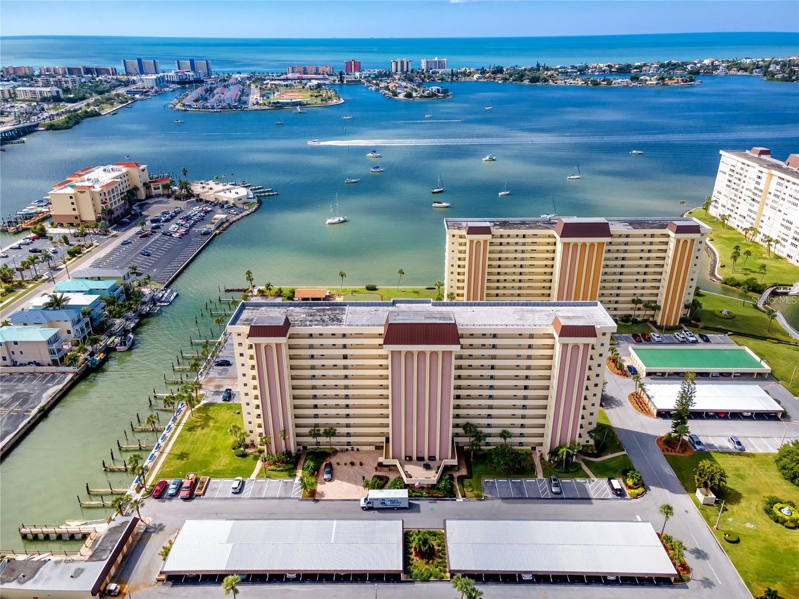 4550 Cove Circle #205 Saint Petersburg FL 33708 - BOCA CIEGA BAY TB8504017 image1