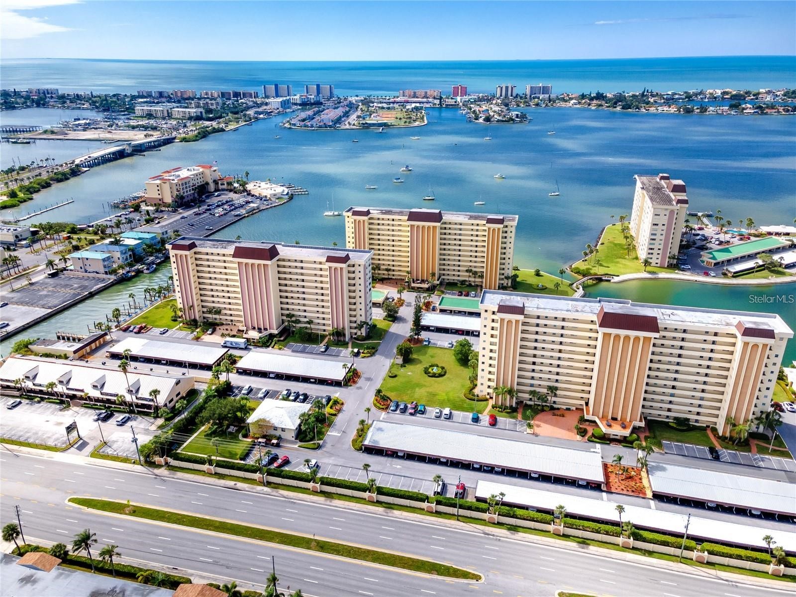 4550 Cove Circle #205 Saint Petersburg FL 33708 - BOCA CIEGA BAY TB8504017 image2