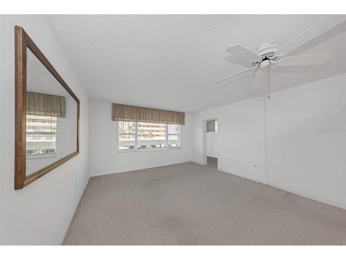 4550 Cove Circle #207 Saint Petersburg FL 33708 TB8420607 image16