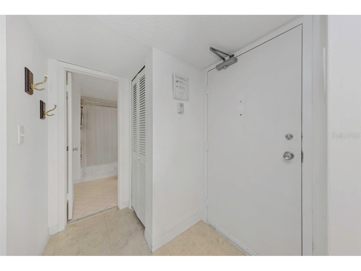 4550 Cove Circle #207 Saint Petersburg FL 33708 TB8420607 image4