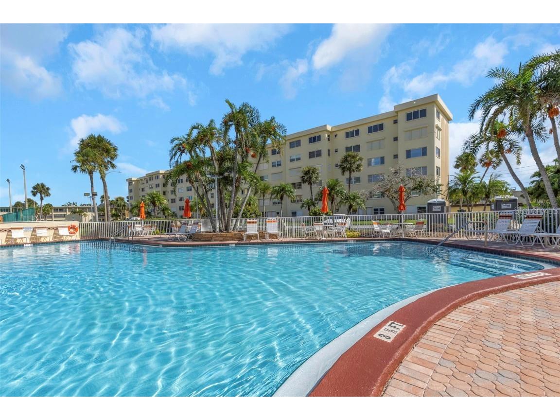 4550 Cove Circle #207 Saint Petersburg FL 33708 TB8420607 image50