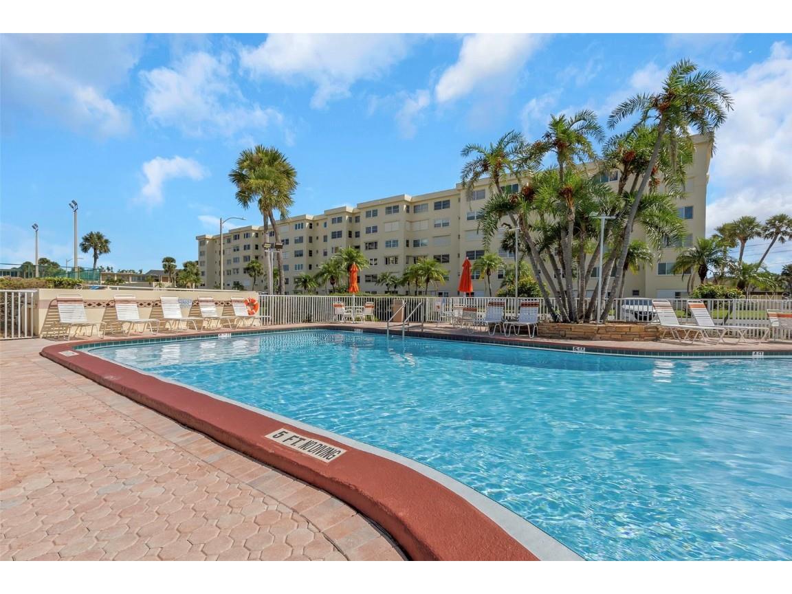 4550 Cove Circle #207 Saint Petersburg FL 33708 TB8420607 image51