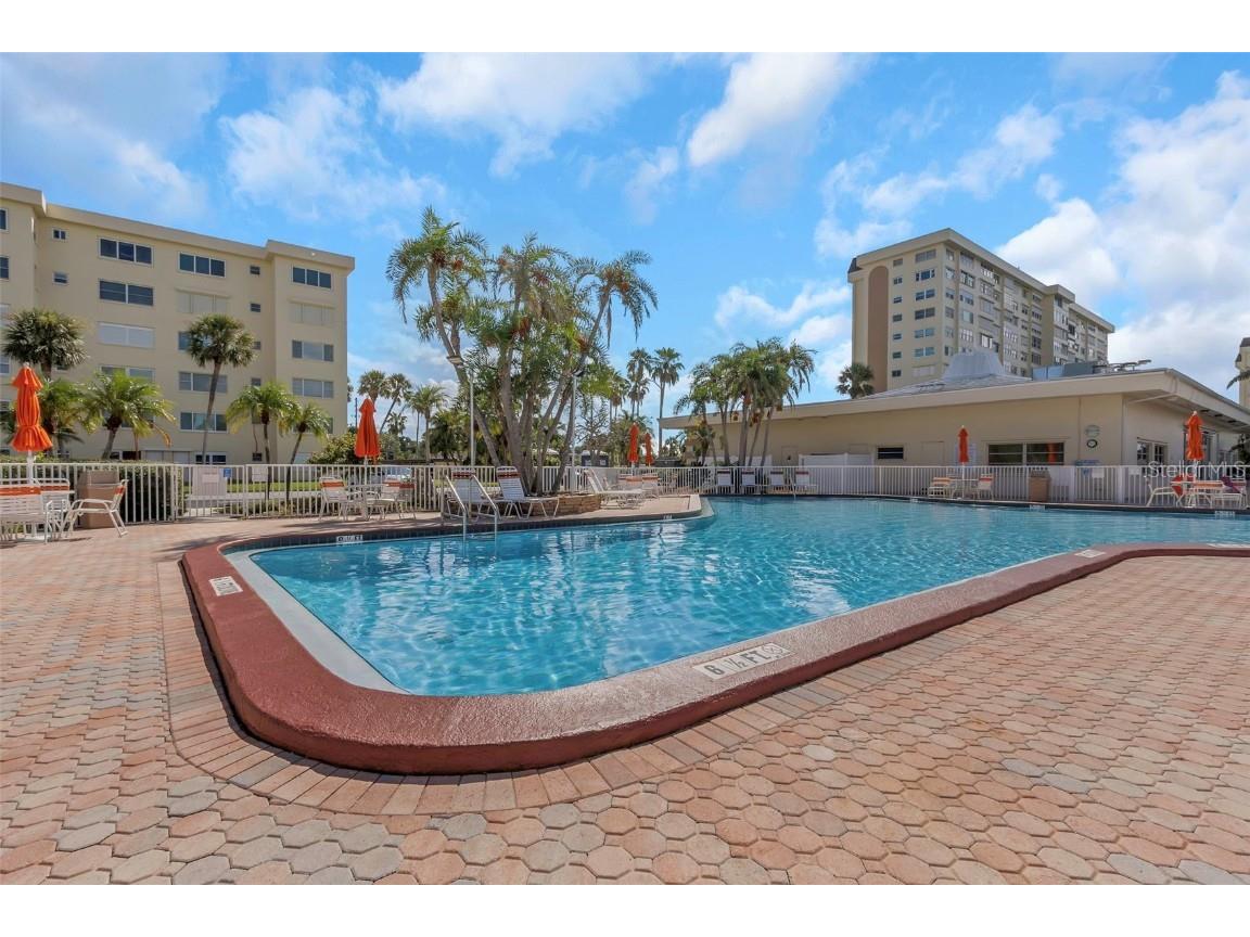 4550 Cove Circle #207 Saint Petersburg FL 33708 TB8420607 image52