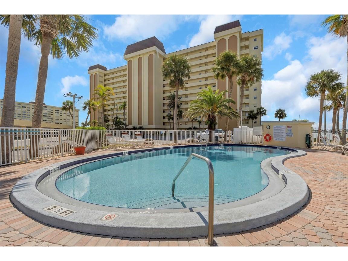 4550 Cove Circle #207 Saint Petersburg FL 33708 TB8420607 image55