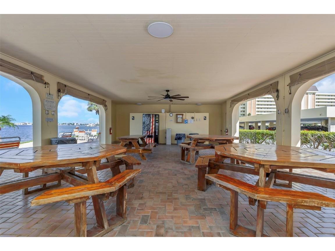 4550 Cove Circle #207 Saint Petersburg FL 33708 TB8420607 image58