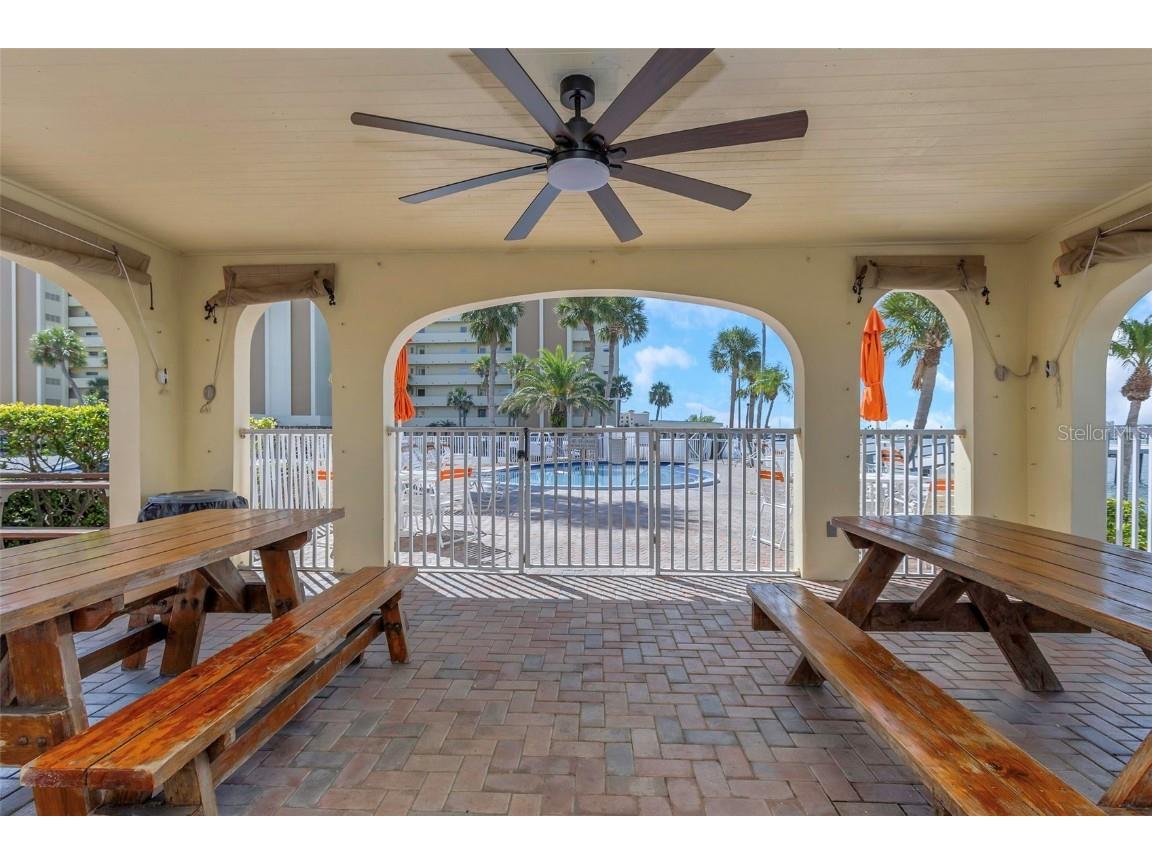 4550 Cove Circle #207 Saint Petersburg FL 33708 TB8420607 image59