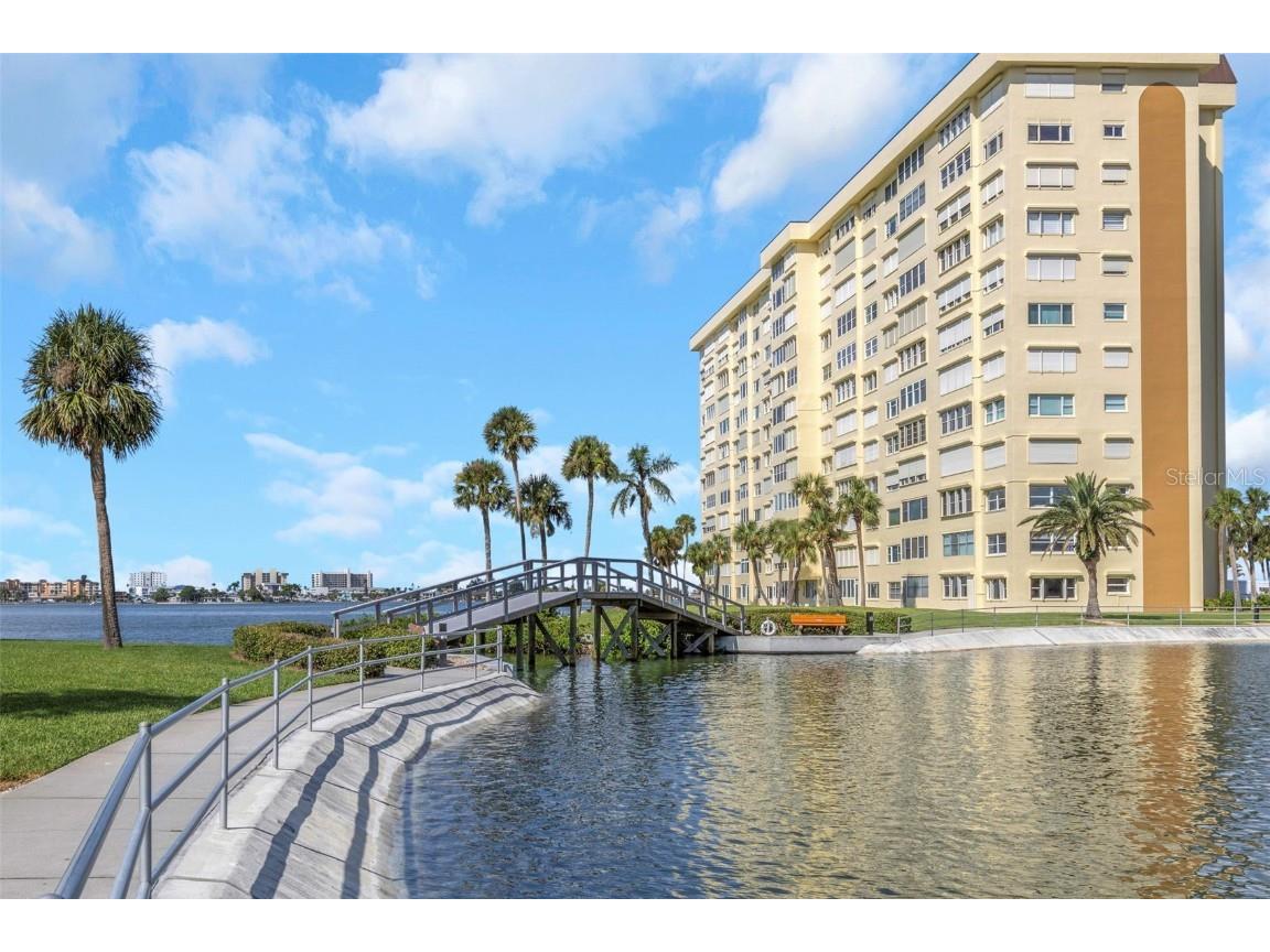 4550 Cove Circle #207 Saint Petersburg FL 33708 TB8420607 image70