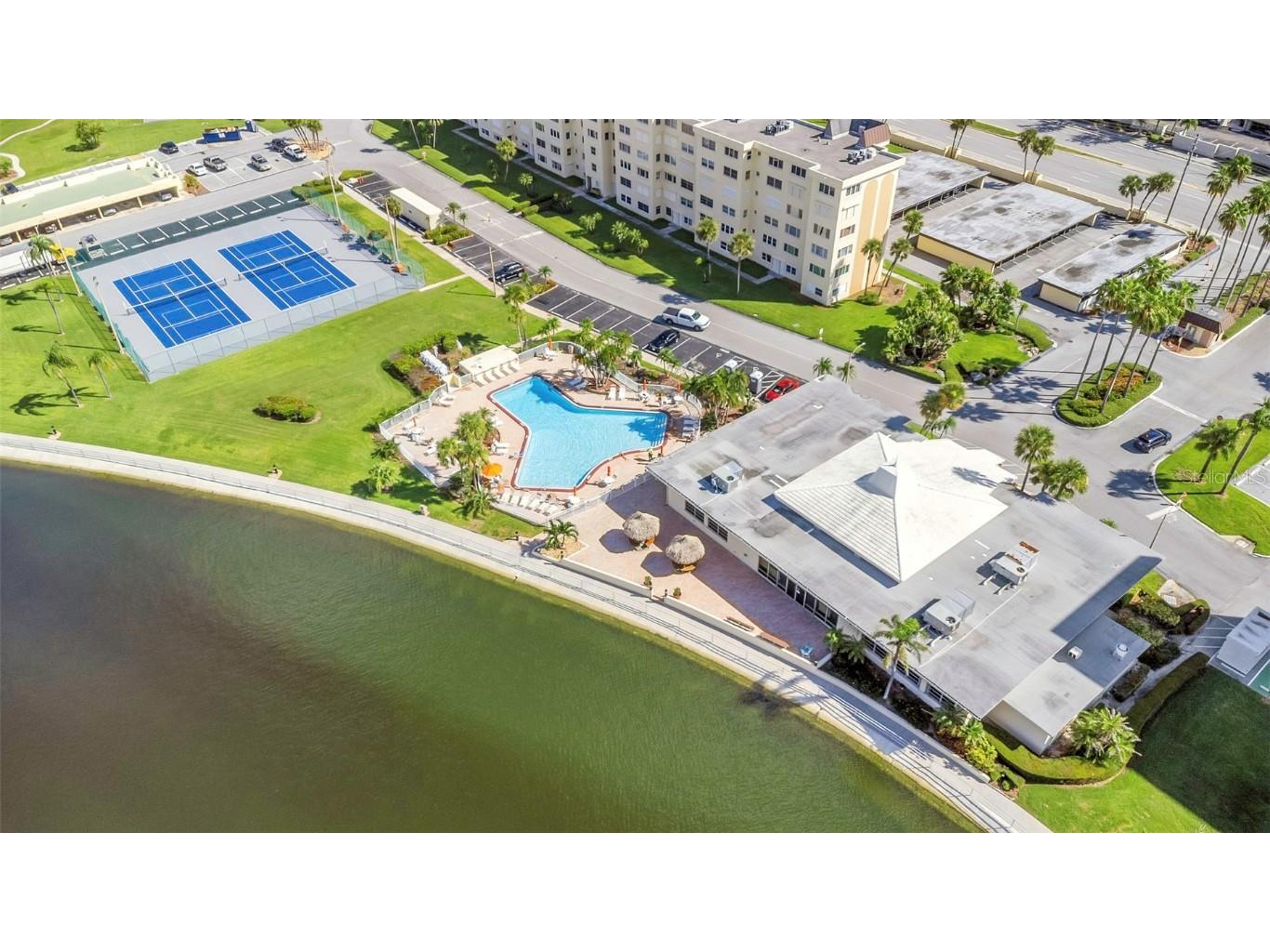 4550 Cove Circle #207 Saint Petersburg FL 33708 TB8420607 image85