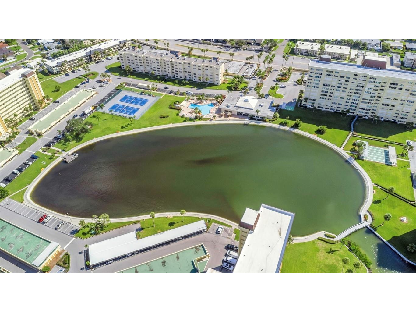 4550 Cove Circle #207 Saint Petersburg FL 33708 TB8420607 image90