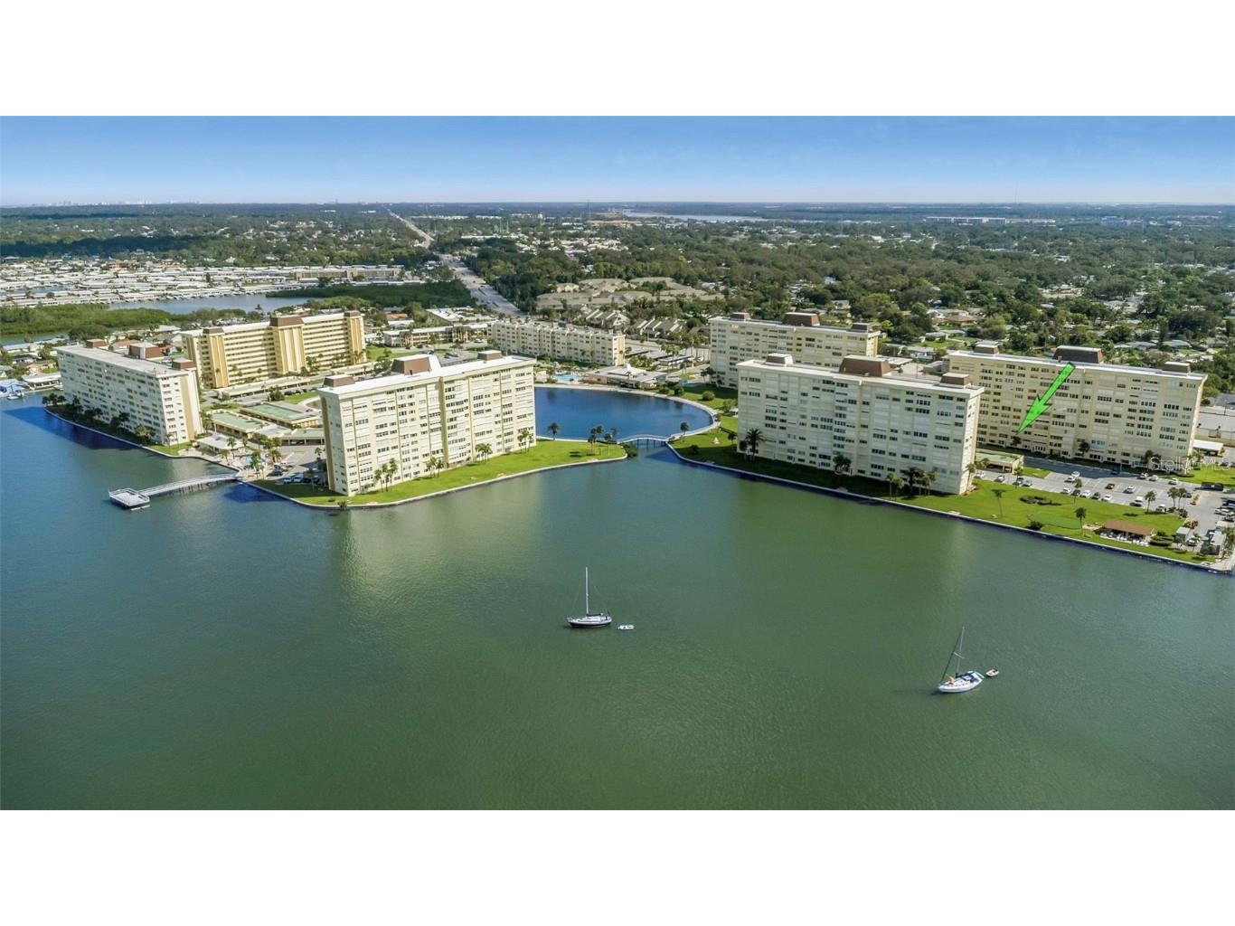 4550 Cove Circle #207 Saint Petersburg FL 33708 TB8420607 image92