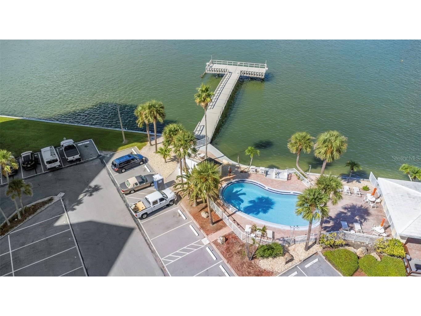 4550 Cove Circle #207 Saint Petersburg FL 33708 TB8420607 image93