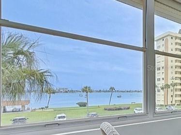 4550 Cove Circle #302 Saint Petersburg FL 33708 - BOCA CIEGA BAY TB8515538 image2