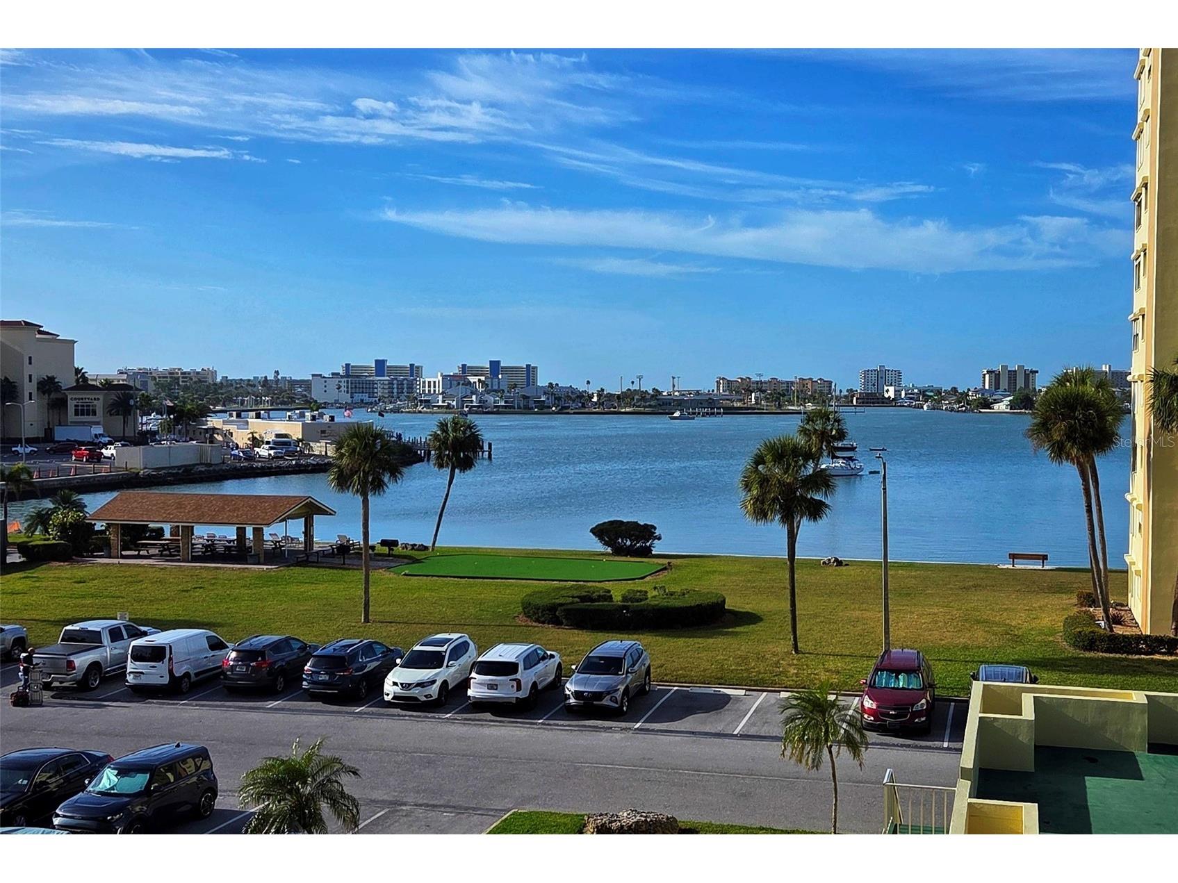 4550 Cove Circle #406 Saint Petersburg FL 33708 TB8457353 image1